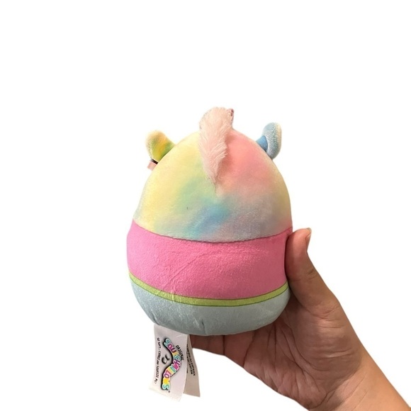 Esmeralda the unicorn Easter gardener edition - Picture 3 of 4